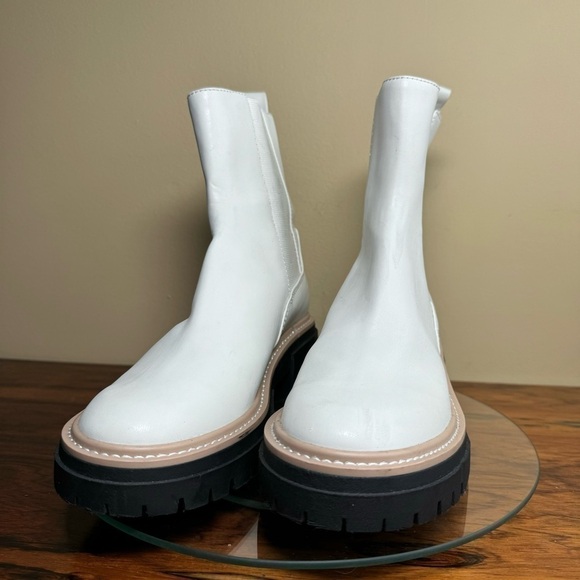 Open Edit Mya Lug Sole Chelsea Boot in white - Picture 3 of 15